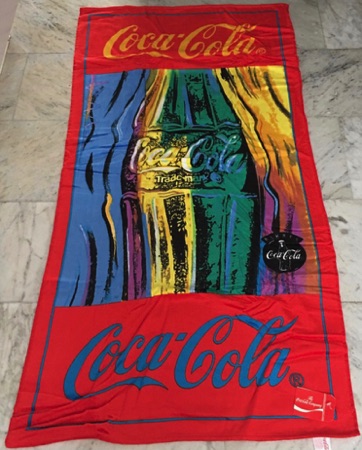 8809-1 € 12,50 coca cola badlaken afv gekleurde fles 76x152 cm